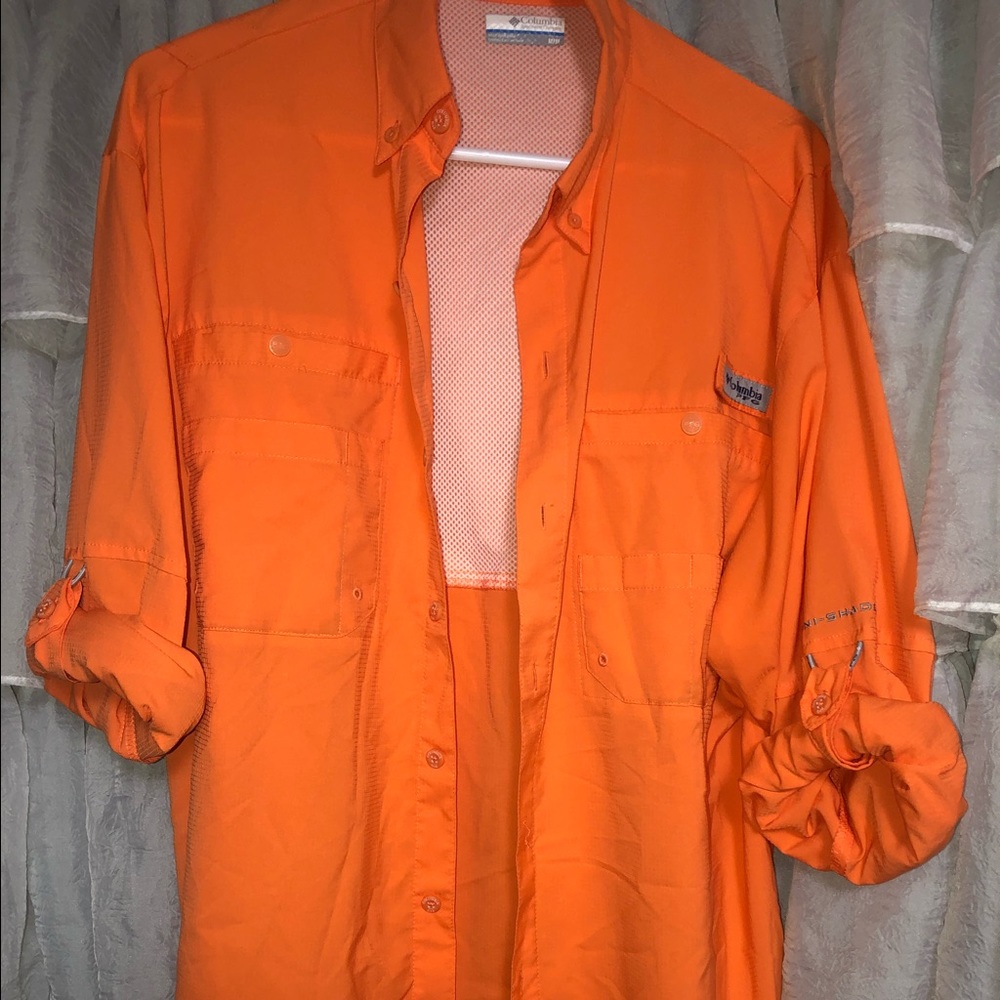Men Columbia shirt